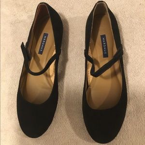 Classic black flats size 9, handcrafted in Spain.